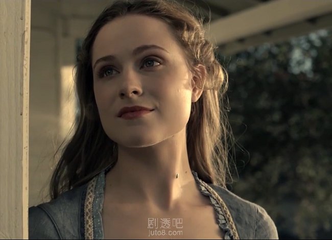 德洛丽丝脖子上有一只蚊子
