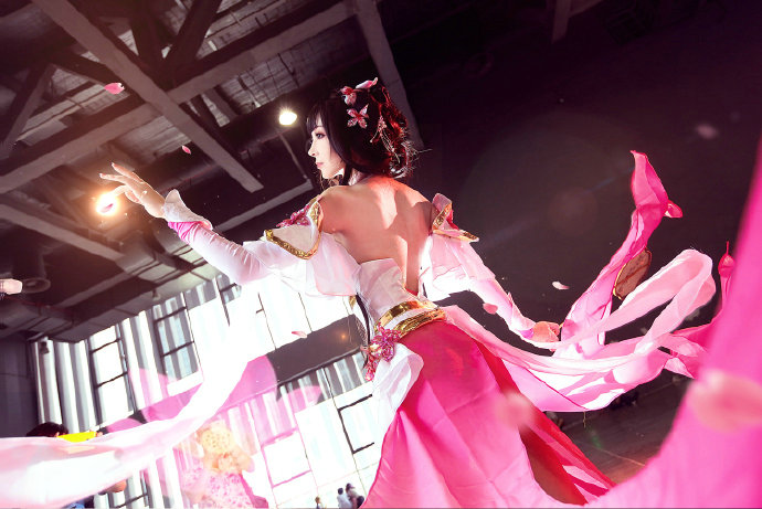 ԸŮcosplayҫ缧